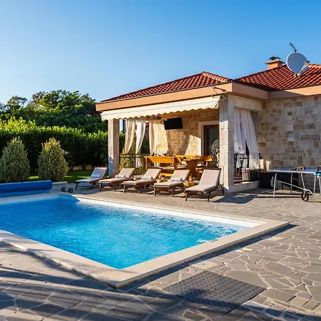 Stunning In With Sauna Vakantiehuis *